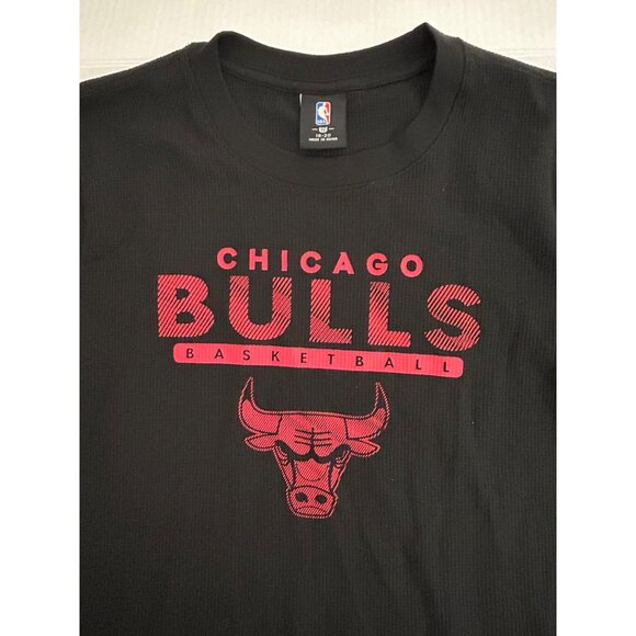Chicago Bulls Kids Long Sleeve Black Thermal Shirt NBA Basketball Unisex 18 20 - Picture 2 of 7